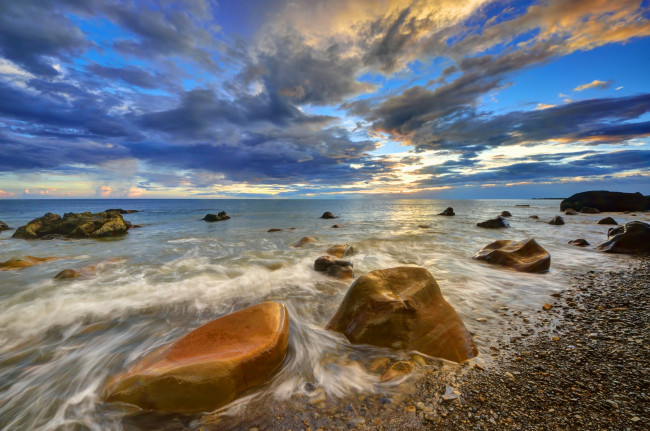 Обои картинки фото природа, побережье, камни, вода, небо