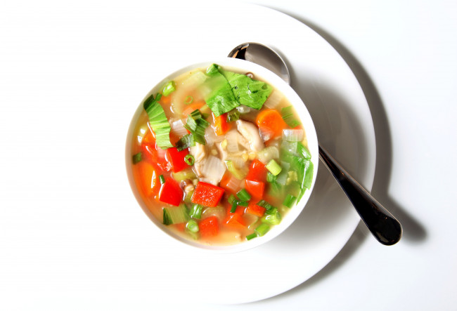 Обои картинки фото еда, первые, блюда, суп, ложка