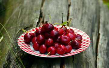 Картинка еда вишня +черешня ягоды спелые вишни тарелка