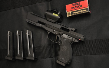 Картинка оружие пистолеты pistol beretta 87 made in italy spare chargers weapon target ammunition gun