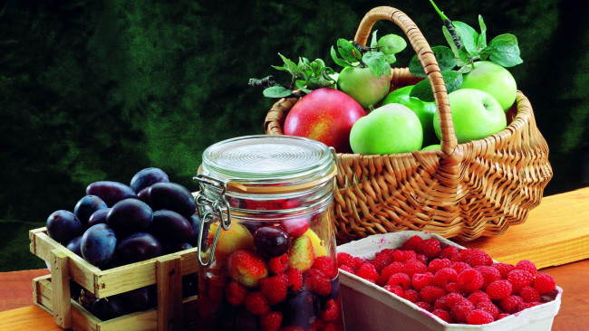 Обои картинки фото еда, фрукты,  ягоды, малина, яблоки, сливы, ягоды