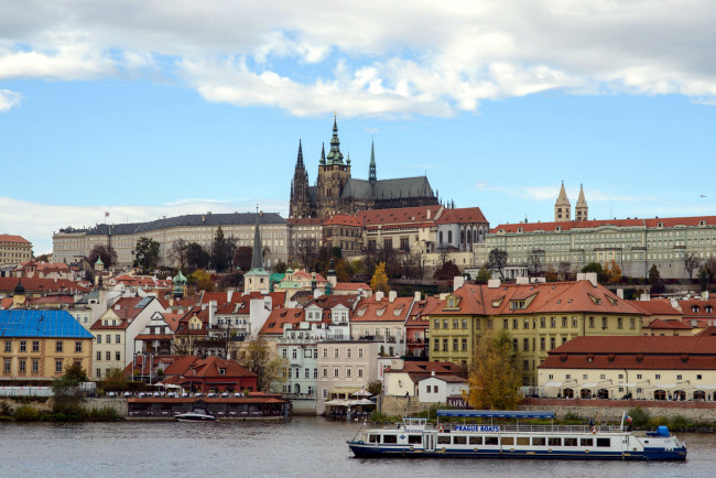 Обои картинки фото города, прага , Чехия, теплоход, влтава, река