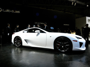 Картинка lexus lfa 2011 автомобили выставки уличные фото