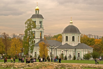 Картинка церковь иконы пресвятой богородицы живоносный источник города православные церкви монастыри облака деревья паломники