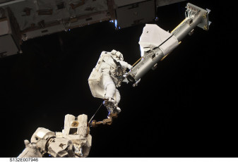 Картинка космос астронавты космонавты откритый оборудование космонавт