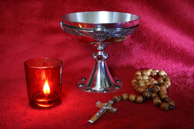 Обои картинки фото разное, религия, чаша, крестик, свеча