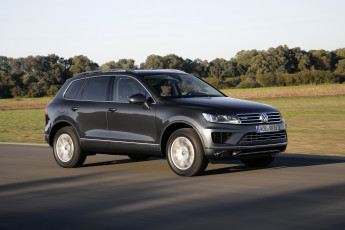 Картинка автомобили volkswagen темный 2014г hybrid touareg