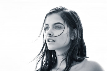 Картинка девушки barbara+palvin черно-белая ветер лицо модель