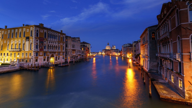 Обои картинки фото города, венеция , италия, канал, вечер, огни
