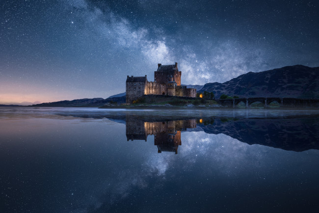 Обои картинки фото города, замок эйлен-донан , шотландия, eilean, donan, castle, замок, ночь, звездное, небо