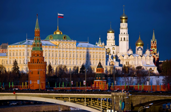 Обои картинки фото москва, города, россия, кремль, мост, церковь