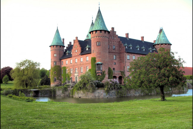 Обои картинки фото швеция, castle, trolleholm, города, дворцы, замки, крепости, замок