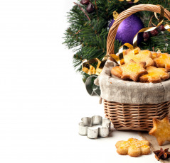 Картинка праздничные угощения корзинка шарики елка серпантин формочка печенье