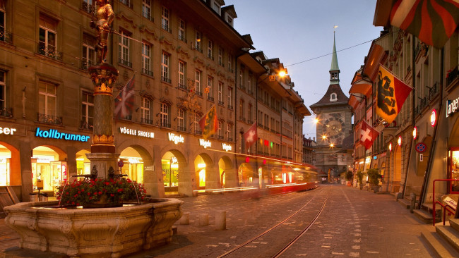 Обои картинки фото города, берн , швейцария, улица, вечер, огни, фонтан