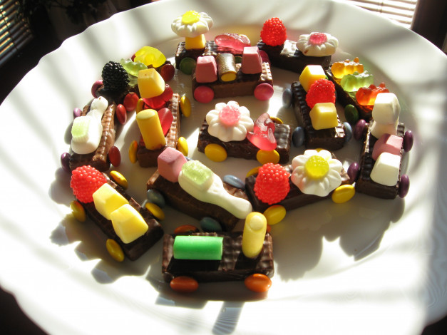 Обои картинки фото автор, varvarra, еда, конфеты, шоколад, сладости, драже
