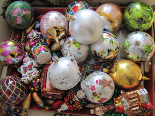 Картинка праздничные шарики новый год