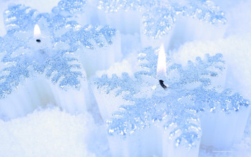 обоя blue, candles, праздничные, новогодние, свечи, снежинки, блестки