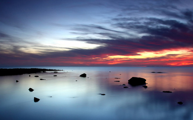 Обои картинки фото природа, восходы, закаты, море, берег, камни, небо, закат