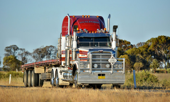 Обои картинки фото western star, автомобили, western, star, trucks, сша, запчасти, грузовики, тяжелые, колеса, фура, сила, скорость, трасса, лето