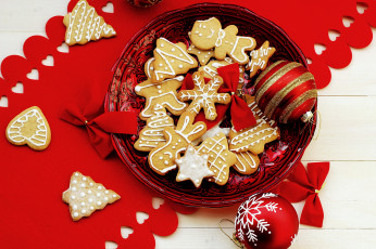 Картинка праздничные угощения печенье шарики бантики