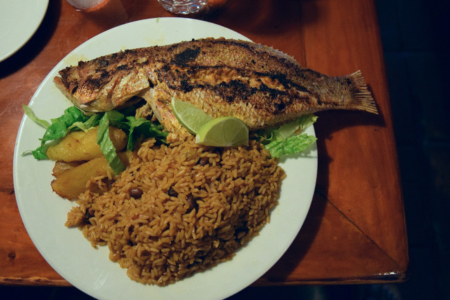 Обои картинки фото еда, рыбные блюда,  с морепродуктами, рис, рыба