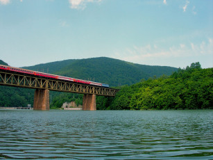 Картинка города мосты мост река гора поезд