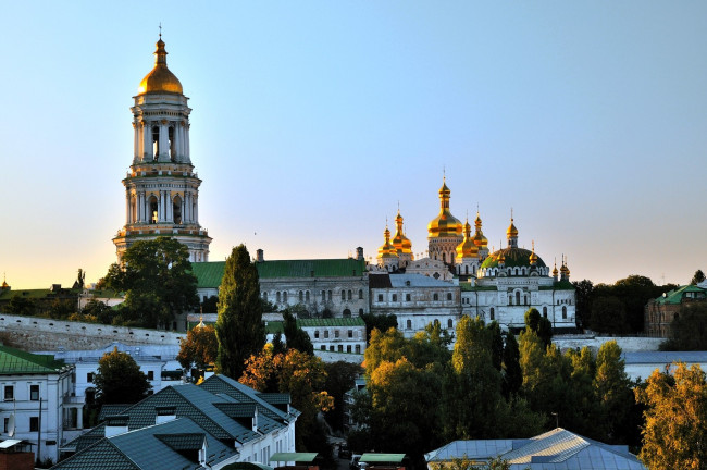 Обои картинки фото киево, печерская, лавра, города, киев, украина, кресты, крыши, купола, колокольня