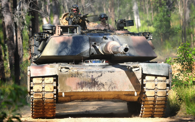 Обои картинки фото техника, военная, экипаж, танк, дорога