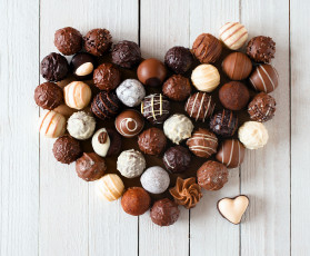 обоя еда, конфеты,  шоколад,  сладости, heart, ove, шоколад, сердце, любовь, chocolate, romantic