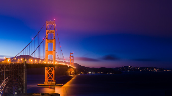 Обои картинки фото города, - мосты, подсветка, сша, небо, калифорния, сан-франциско, golden, gate, bridge, san, francisco, california, usa, мост, золотые, ворота, фиолетовое, синее, ночь, огни, освещение