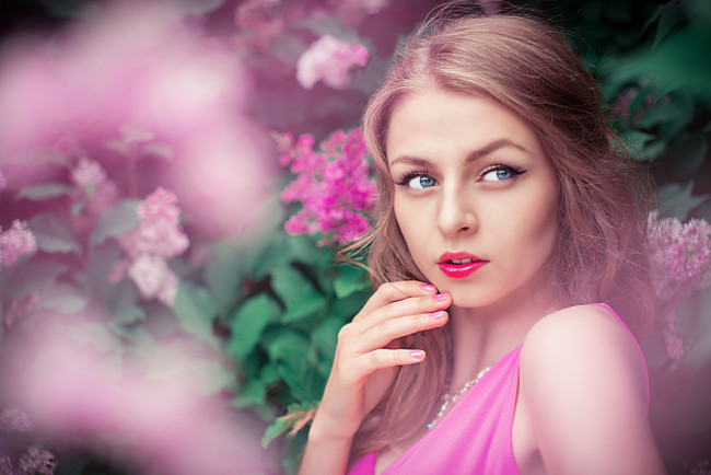 Обои картинки фото девушки, -unsort , лица,  портреты, portrait, lilac, karina, model, girl, beautiful, view, lips, pink