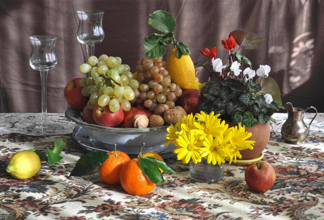 Обои картинки фото еда, фрукты,  ягоды, яблоки, виноград, цитрусы, орехи