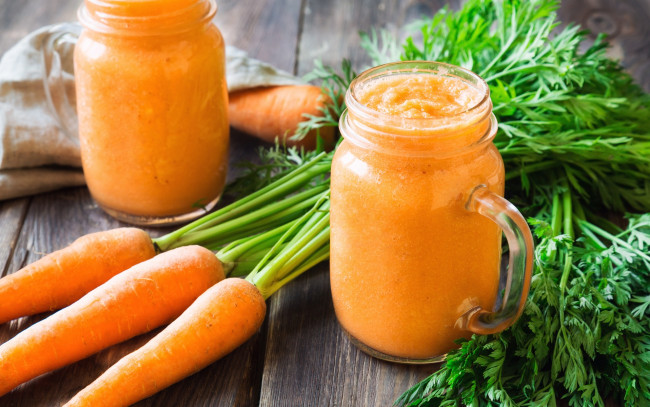 Обои картинки фото еда, напитки,  сок, морковь, сок, морковный