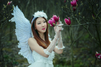 Картинка девушки -+азиатки магнолия азиатка перчатки кружева крылья