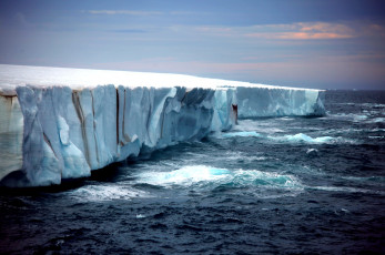 Картинка айсберг природа айсберги+и+ледники ледник закат волны море