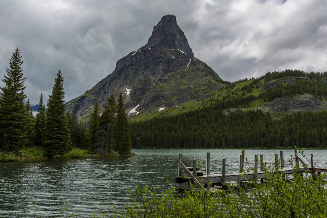 Обои картинки фото glacier national park  монтана,  сша, природа, реки, озера, озеро, ели, лес, горы, сша, монтана, montana, park, glacier