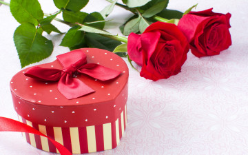 обоя праздничные, день святого валентина,  сердечки,  любовь, valentines, day, roses, heart, gift, bow, розы, подарок, коробка, романтика, бант, сердце