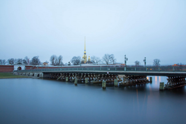 Обои картинки фото города, санкт-петербург,  петергоф , россия, мост, река, нева, russia, st, petersburg, питер