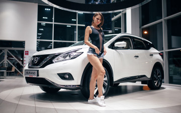 Картинка автомобили -авто+с+девушками nissan