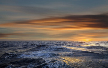 Картинка природа моря океаны океан волны тучи свет