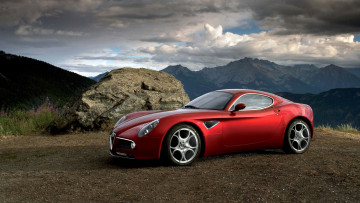 Картинка автомобили alfa+romeo горы красный 8с альфа ромео тучи