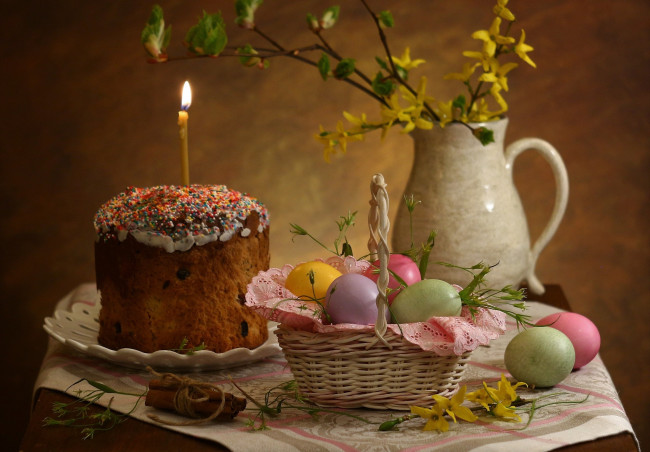 Обои картинки фото праздничные, пасха, кулич, свеча, яйца, корзина, кувшин, ветки