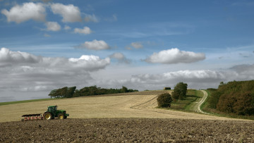 Картинка техника тракторы природа трактор поле