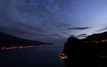 Картинка lake garda near tremosine italy природа реки озера побережье озеро milky way