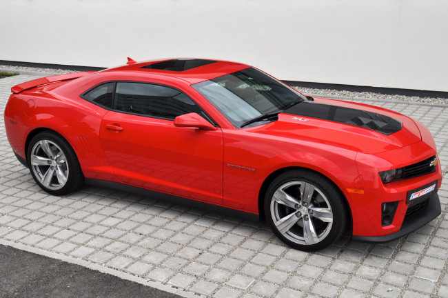 Обои картинки фото 2012 chevrolet camaro zl1 , geiger cars, автомобили, camaro, chevrolet, тюнинг, красный