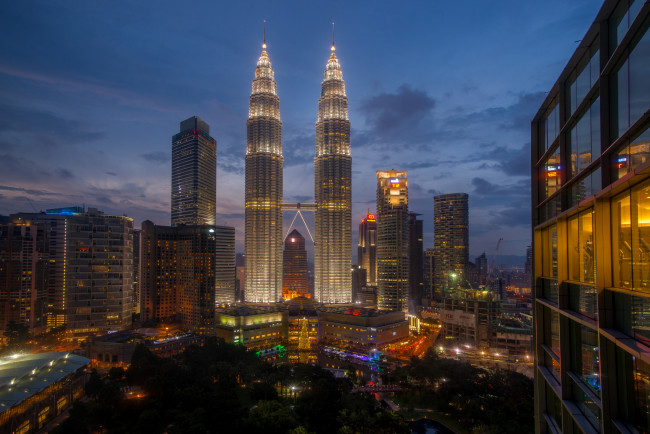 Обои картинки фото города, куала-лумпур , малайзия, башни, панорама
