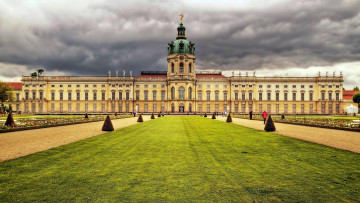 Картинка города берлин+ германия клумбы дворец лужайки