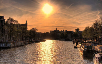 обоя города, амстердам , нидерланды, баржи, канал, закат