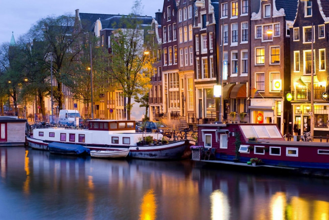 Обои картинки фото города, амстердам , нидерланды, баржи, канал, вечер