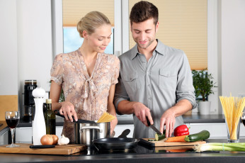 Картинка разное мужчина+женщина кухня
